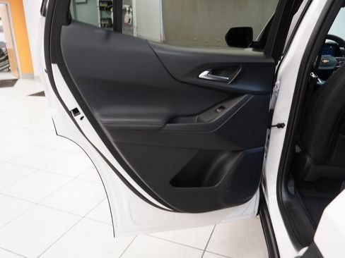 New 2026 Chevrolet Equinox LT w/ Convenience Package II image 24
