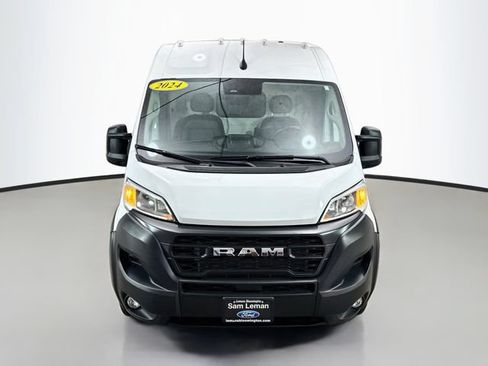 Used 2024 RAM ProMaster 2500 w/ Convenience Group FWD image 2