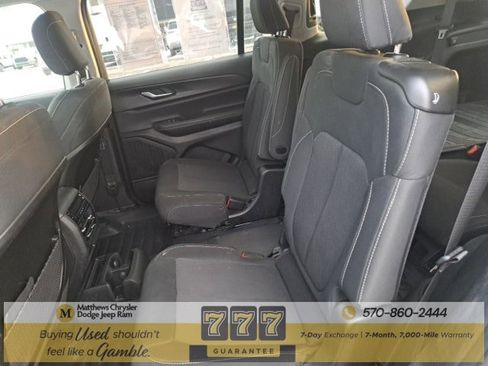 Used 2023 Jeep Grand Cherokee L Laredo image 10
