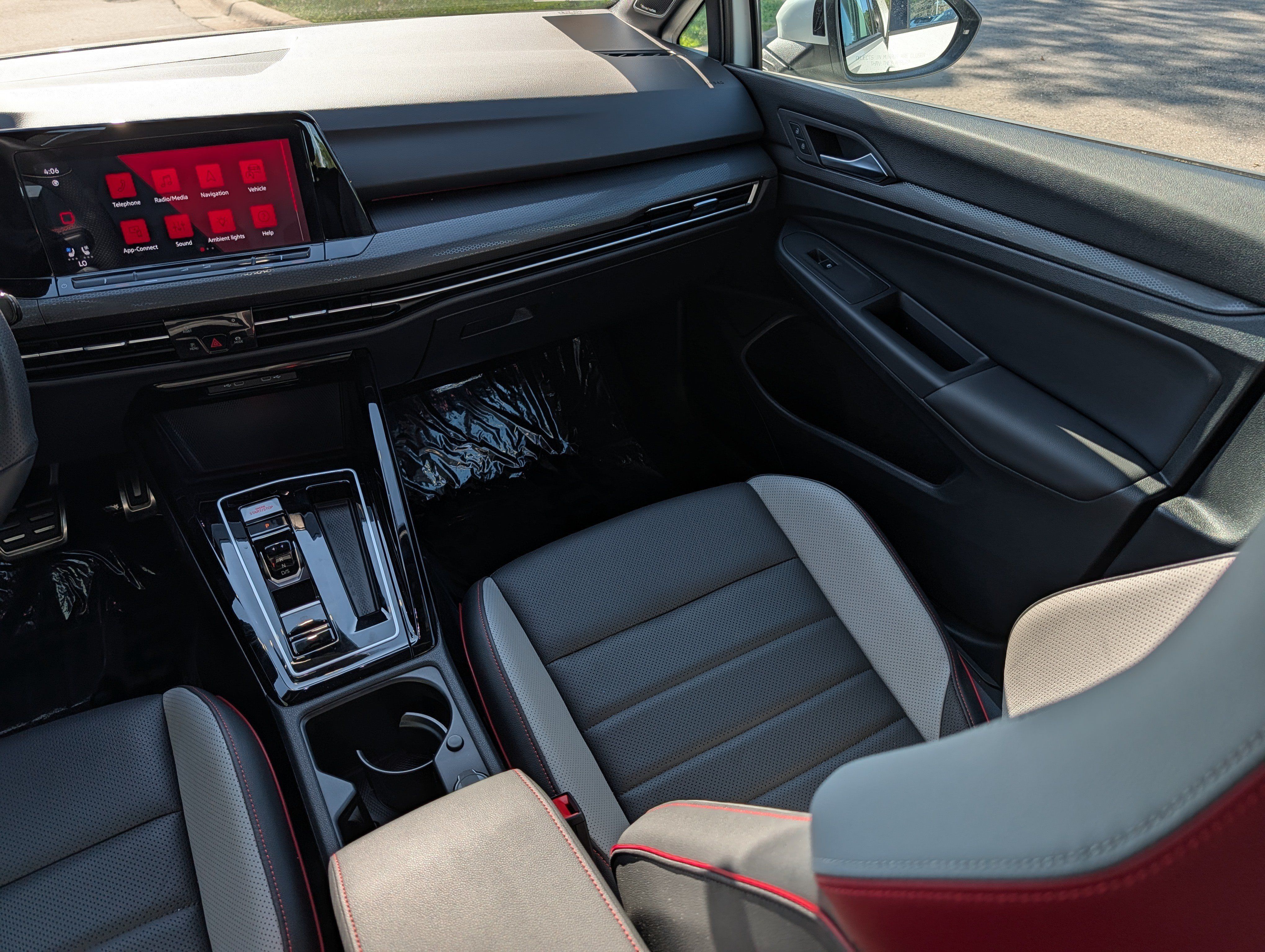 Certified 2024 Volkswagen GTI SE FWD image 11