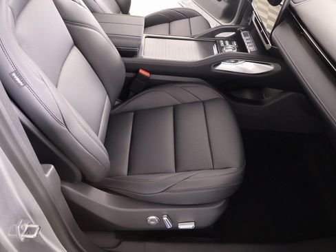 New 2026 Lincoln Nautilus Premier AWD/4WD image 13