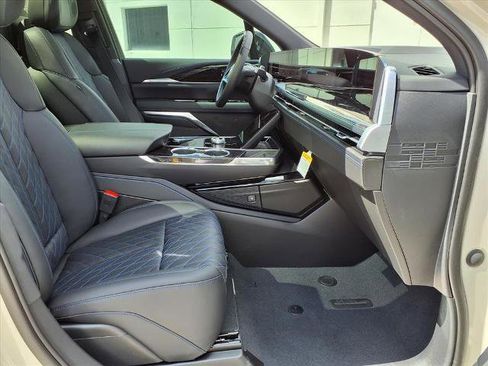 New 2026 Cadillac Escalade IQ Luxury 1 w/ LPO, Radiant Package AWD/4WD image 9