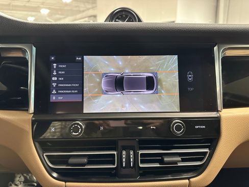 Used 2025 Porsche Macan image 34