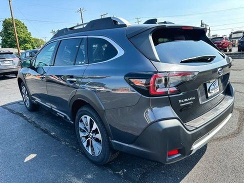 Used 2024 Subaru Outback Touring AWD/4WD image 6
