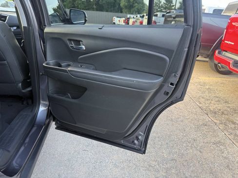 Used 2021 Honda Pilot Touring image 18