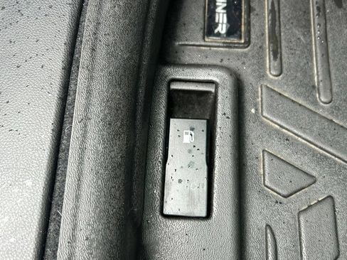 Used 2023 Subaru Crosstrek 2.0i AWD/4WD image 14