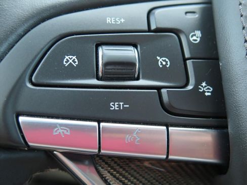 Certified 2025 Cadillac XT6 Sport w/ Platinum Package AWD/4WD image 19