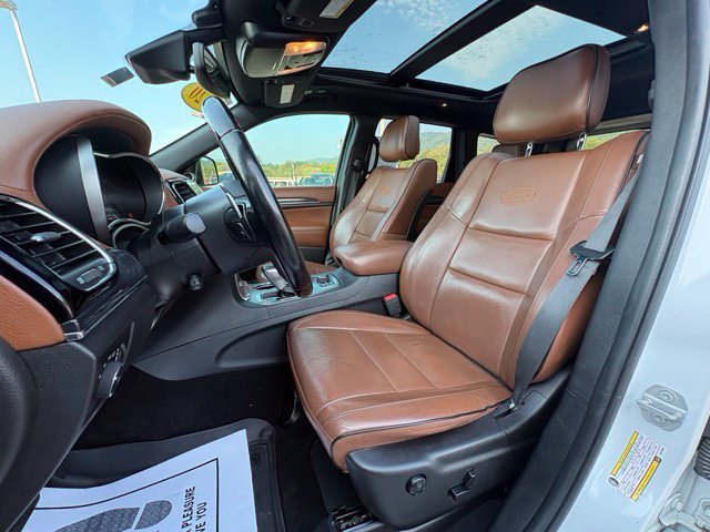 Used 2020 Jeep Grand Cherokee Overland AWD/4WD image 23