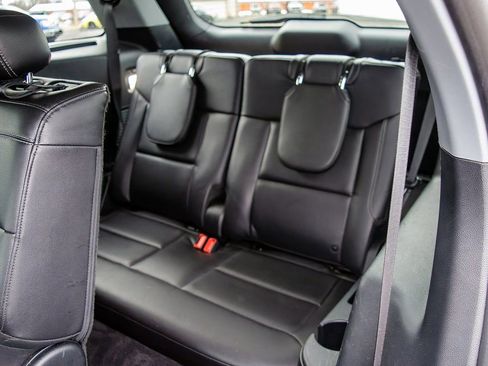 Used 2023 Ford Explorer Limited image 35