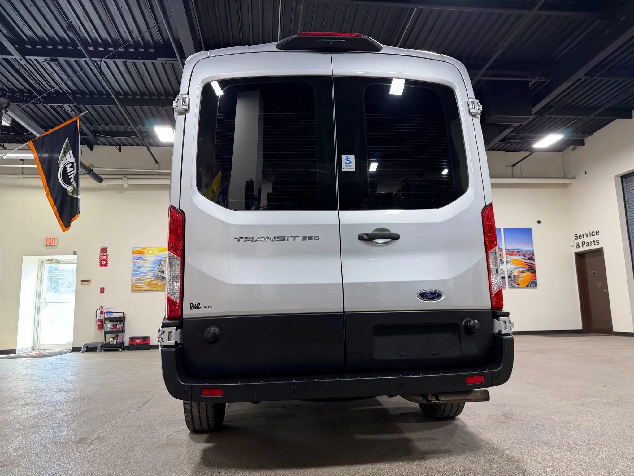 Used 2020 Ford Transit 250 Medium Roof RWD image 19