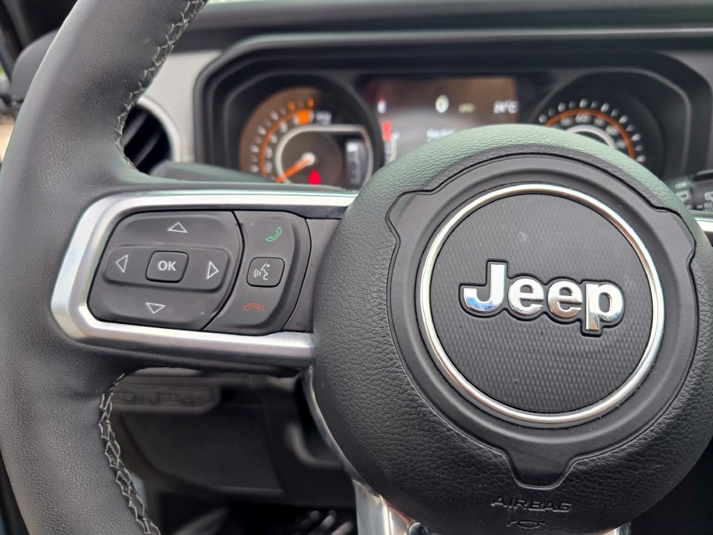 Used 2026 Jeep Wrangler Unlimited Sahara AWD/4WD image 17