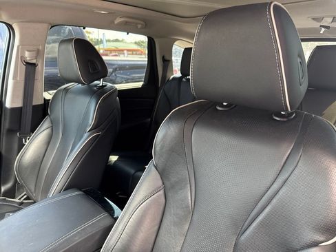 Used 2022 Acura MDX SH-AWD w/ Advance Package image 3