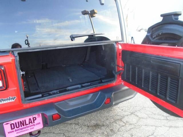 Used 2019 Jeep Wrangler Unlimited Sahara AWD/4WD image 26