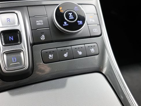 Used 2022 Hyundai Santa Fe Limited AWD/4WD image 9