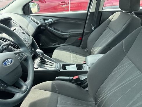 Used 2016 Ford Focus SE image 3