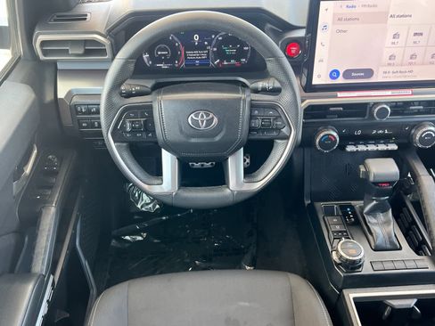 Used 2024 Toyota Tacoma TRD Sport image 15