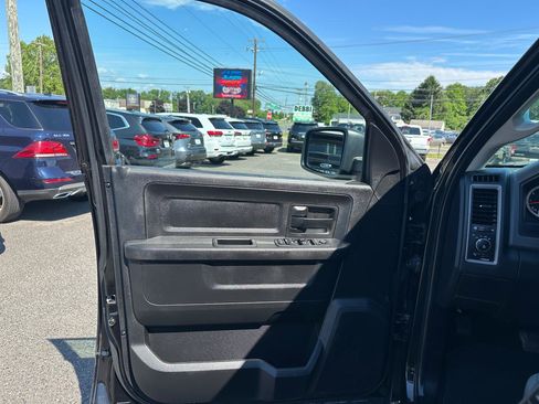 Used 2017 RAM 1500 Express w/ Black Ram 1500 Express Group AWD/4WD image 14