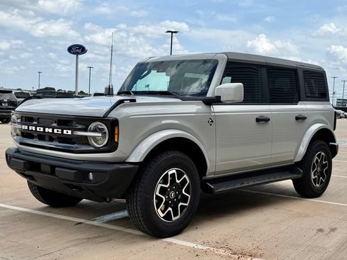 New 2026 Ford Bronco Outer Banks AWD/4WD image 6