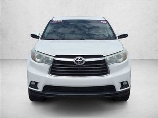 Used 2015 Toyota Highlander Plus FWD video 2