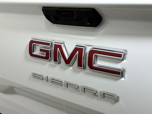 New 2026 GMC Sierra 1500 SLE image 18