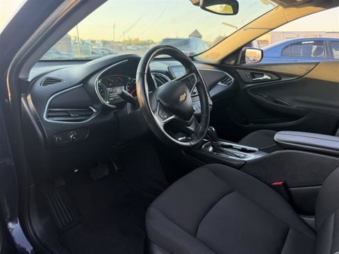 Used 2018 Chevrolet Malibu LT FWD image 11