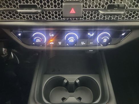 Certified 2025 Honda HR-V Sport image 31