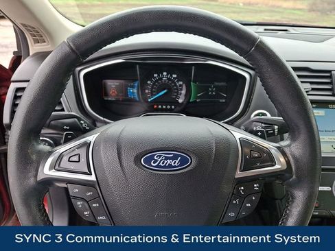 Used 2018 Ford Fusion Titanium image 4