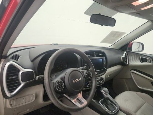 Used 2022 Kia Soul LX image 12