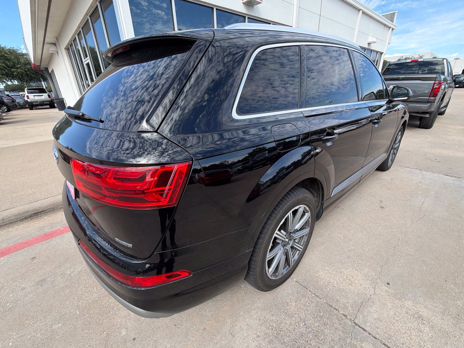 Used 2019 Audi Q7 3.0T Premium w/ Convenience Package AWD/4WD image 6