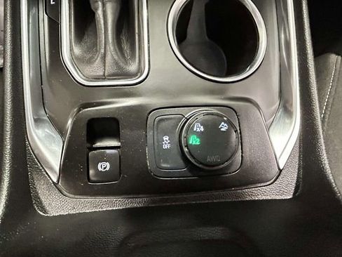 Used 2021 Chevrolet Traverse LT AWD/4WD image 17