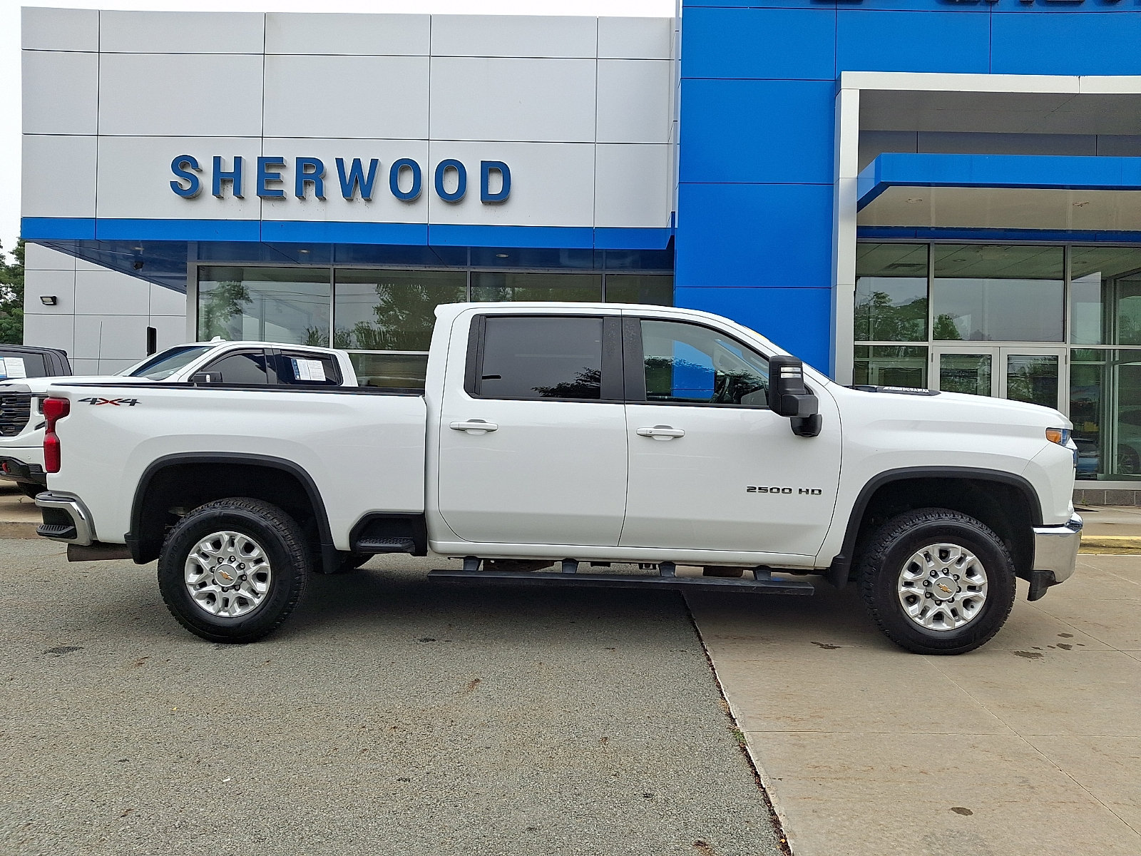 Used 2022 Chevrolet Silverado 2500 LT w/ Convenience Package AWD/4WD image 7