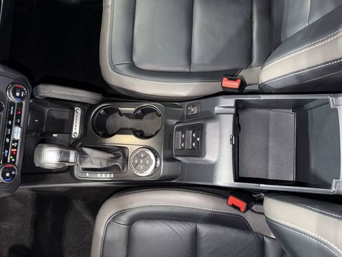 Used 2025 Ford Bronco Outer Banks w/ Sasquatch Package image 24