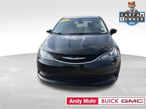 Used 2017 Chrysler Pacifica Touring FWD image 4