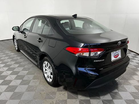 Used 2025 Toyota Corolla LE image 7