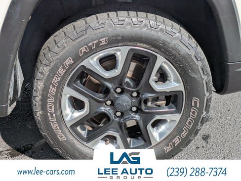 Used 2017 Jeep Compass Trailhawk w/ Leather Interior Group AWD/4WD image 8