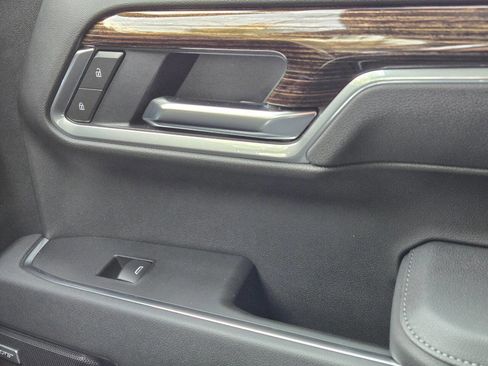 Used 2025 GMC Sierra 1500 Elevation w/ Elevation Premium Package image 39