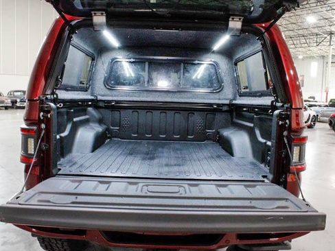 Used 2021 Jeep Gladiator Overland image 27