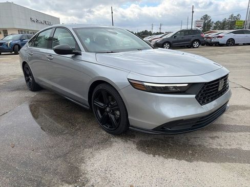 Used 2023 Honda Accord Sport image 4