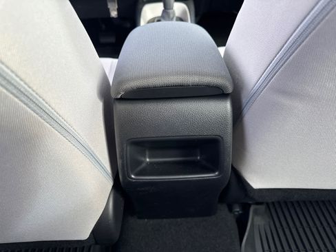 Used 2022 Toyota Corolla LE image 32