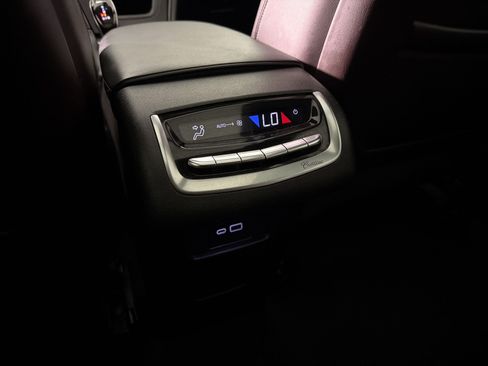 Used 2020 Cadillac XT6 Premium Luxury FWD image 27