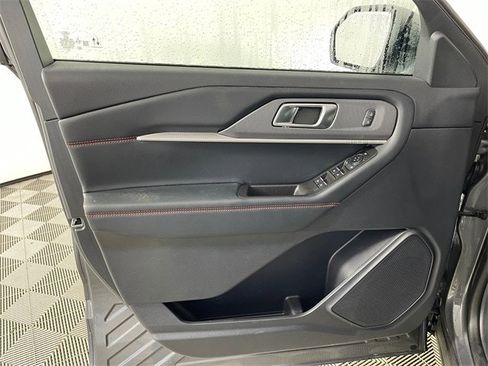 Used 2025 Ford Explorer ST-Line image 16