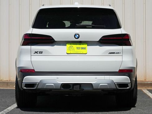 Used 2024 BMW X5 xDrive40i w/ Parking Assistance Package AWD/4WD image 11