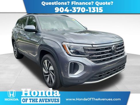 Used 2025 Volkswagen Atlas SE FWD image 1
