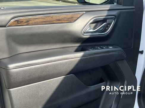 Used 2023 Chevrolet Suburban Premier AWD/4WD image 12