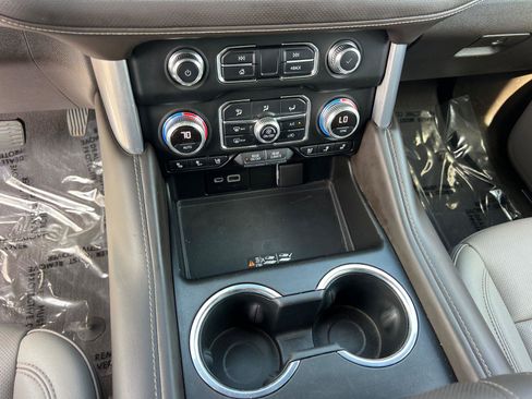 Used 2022 GMC Yukon SLT w/ SLT Luxury Package RWD image 32