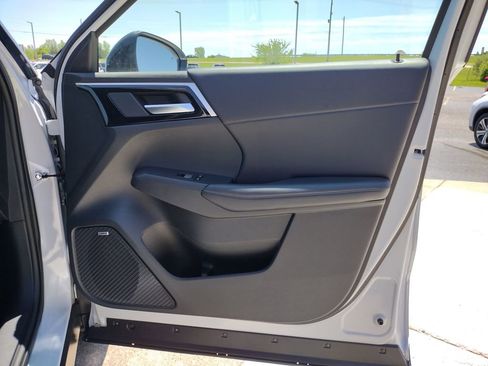 New 2026 Mitsubishi Outlander LE AWD/4WD image 32