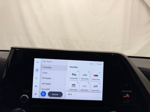 Used 2024 Toyota Highlander LE image 31