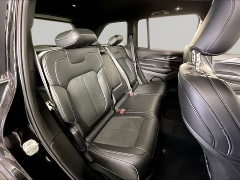 Used 2024 Jeep Grand Cherokee Altitude AWD/4WD image 23