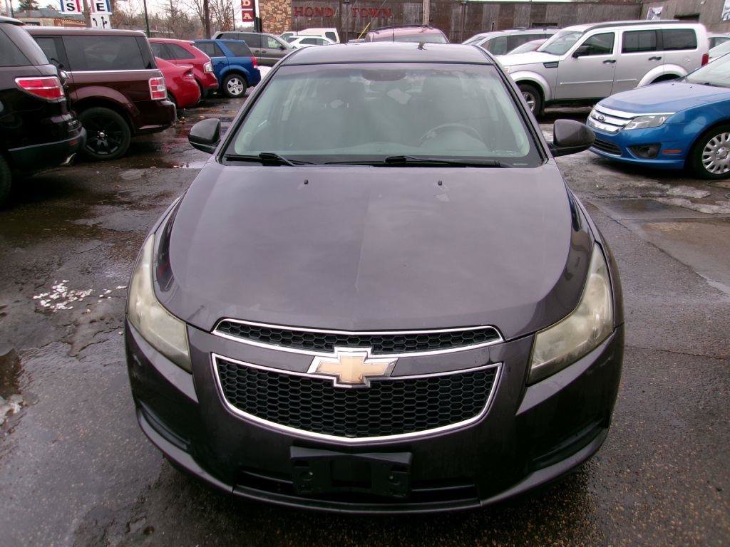 Used 2011 Chevrolet Cruze LT FWD image 3