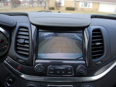 Used 2018 Chevrolet Impala LT image 25